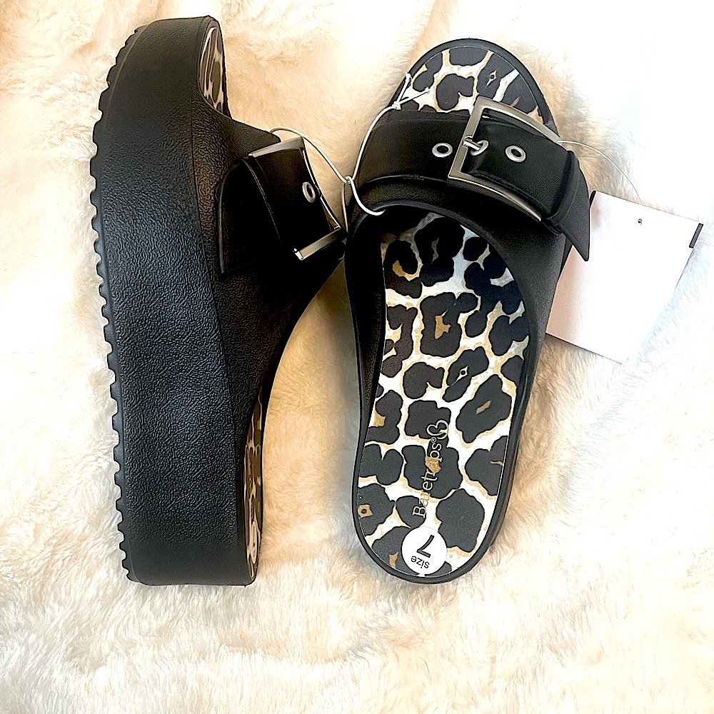 Pacey Platform Sandals - BareTraps